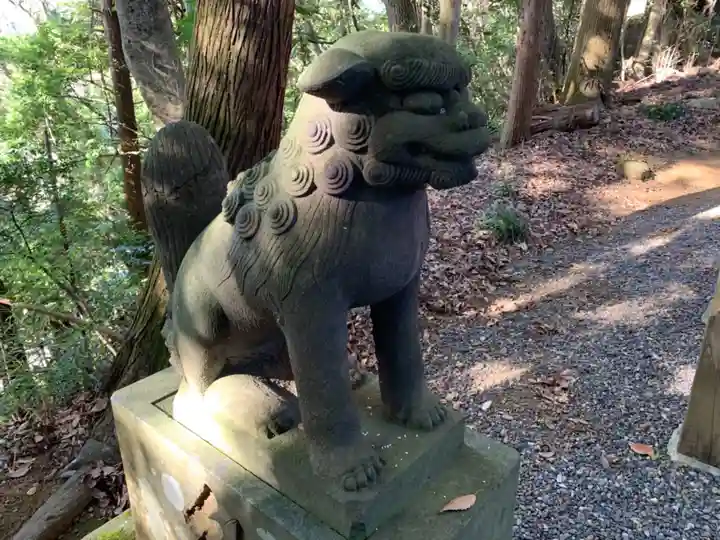 八幡神社の狛犬