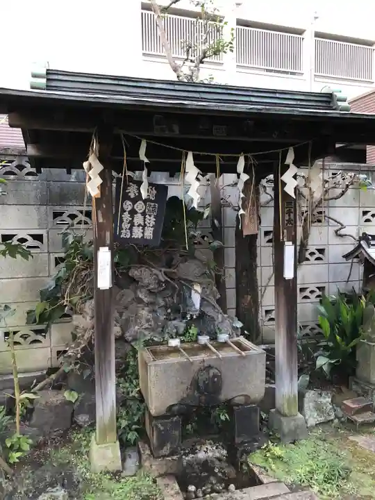 四谷於岩稲荷田宮神社の手水舎