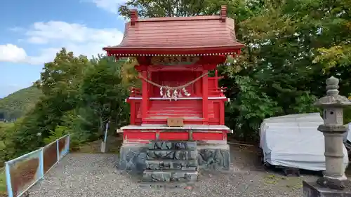 滝上神社の末社