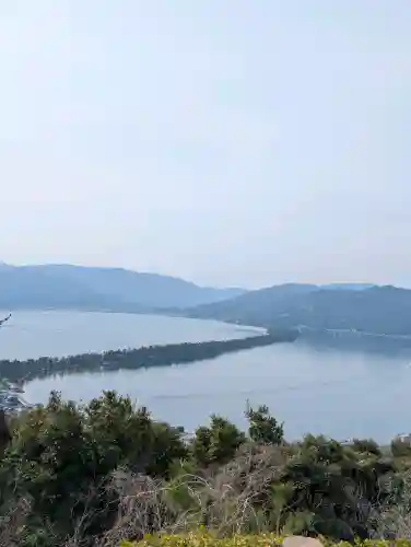 冠島沓島遥拝所（元伊勢・籠神社の海の奥宮）の{uncategorized: "未分類", other: "その他", undefined: "問題あり", building: "その他建物", grave: "お墓", sacred_gate: "鳥居", guardian: "狛犬", statue: "像", buddha: "仏像", history: "歴史", nature: "自然", garden: "庭園", animal: "動物", pagoda: "塔", temizu: "手水舎", mountain_gate: "山門・神門", sanctuary: "本殿・本堂", subordinate: "末社・摂社", art: "芸術", scenery: "景色", jizo: "地蔵", ema: "絵馬", goshuin: "御朱印", omikuji: "おみくじ", items: "授与品その他", amulet: "お守り", goshuincho: "御朱印帳", eats: "食事", festival: "お祭り", votive_dance: "神楽", shichigosan: "七五三参", wedding: "結婚式", experience: "体験その他", initially: "初詣", around: "周辺", anti_infection: "感染症対策"}