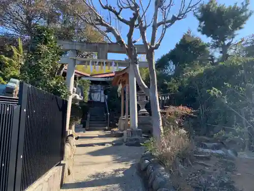 横浜御嶽神社の鳥居