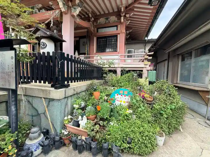 今戸神社の{uncategorized: "未分類", other: "その他", undefined: "問題あり", building: "その他建物", grave: "お墓", sacred_gate: "鳥居", guardian: "狛犬", statue: "像", buddha: "仏像", history: "歴史", nature: "自然", garden: "庭園", animal: "動物", pagoda: "塔", temizu: "手水舎", mountain_gate: "山門・神門", sanctuary: "本殿・本堂", subordinate: "末社・摂社", art: "芸術", scenery: "景色", jizo: "地蔵", ema: "絵馬", goshuin: "御朱印", omikuji: "おみくじ", items: "授与品その他", amulet: "お守り", goshuincho: "御朱印帳", eats: "食事", festival: "お祭り", votive_dance: "神楽", shichigosan: "七五三参", wedding: "結婚式", experience: "体験その他", initially: "初詣", around: "周辺", anti_infection: "感染症対策"}