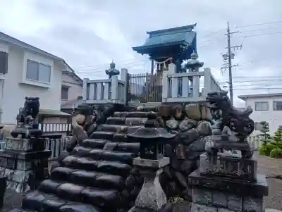 神明神社の{uncategorized: "未分類", other: "その他", undefined: "問題あり", building: "その他建物", grave: "お墓", sacred_gate: "鳥居", guardian: "狛犬", statue: "像", buddha: "仏像", history: "歴史", nature: "自然", garden: "庭園", animal: "動物", pagoda: "塔", temizu: "手水舎", mountain_gate: "山門・神門", sanctuary: "本殿・本堂", subordinate: "末社・摂社", art: "芸術", scenery: "景色", jizo: "地蔵", ema: "絵馬", goshuin: "御朱印", omikuji: "おみくじ", items: "授与品その他", amulet: "お守り", goshuincho: "御朱印帳", eats: "食事", festival: "お祭り", votive_dance: "神楽", shichigosan: "七五三参", wedding: "結婚式", experience: "体験その他", initially: "初詣", around: "周辺", anti_infection: "感染症対策"}