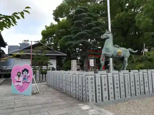 射楯兵主神社の像