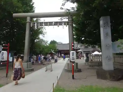 浅草神社の鳥居