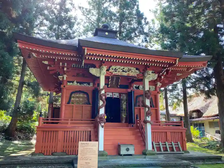 出羽神社(出羽三山神社)~三神合祭殿~の末社・摂社