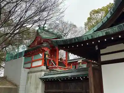 赤留比売命神社（杭全神社飛地境内社）の{uncategorized: "未分類", other: "その他", undefined: "問題あり", building: "その他建物", grave: "お墓", sacred_gate: "鳥居", guardian: "狛犬", statue: "像", buddha: "仏像", history: "歴史", nature: "自然", garden: "庭園", animal: "動物", pagoda: "塔", temizu: "手水舎", mountain_gate: "山門・神門", sanctuary: "本殿・本堂", subordinate: "末社・摂社", art: "芸術", scenery: "景色", jizo: "地蔵", ema: "絵馬", goshuin: "御朱印", omikuji: "おみくじ", items: "授与品その他", amulet: "お守り", goshuincho: "御朱印帳", eats: "食事", festival: "お祭り", votive_dance: "神楽", shichigosan: "七五三参", wedding: "結婚式", experience: "体験その他", initially: "初詣", around: "周辺", anti_infection: "感染症対策"}