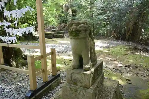 須須神社の狛犬