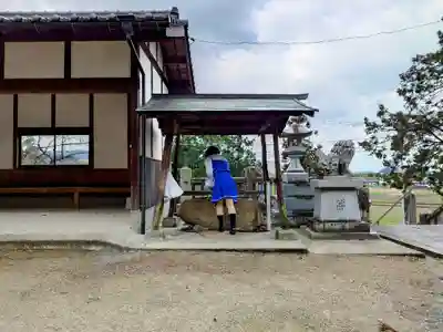 雨之宮神社の手水舎