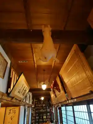 雲林寺の{uncategorized: "未分類", other: "その他", undefined: "問題あり", building: "その他建物", grave: "お墓", sacred_gate: "鳥居", guardian: "狛犬", statue: "像", buddha: "仏像", history: "歴史", nature: "自然", garden: "庭園", animal: "動物", pagoda: "塔", temizu: "手水舎", mountain_gate: "山門・神門", sanctuary: "本殿・本堂", subordinate: "末社・摂社", art: "芸術", scenery: "景色", jizo: "地蔵", ema: "絵馬", goshuin: "御朱印", omikuji: "おみくじ", items: "授与品その他", amulet: "お守り", goshuincho: "御朱印帳", eats: "食事", festival: "お祭り", votive_dance: "神楽", shichigosan: "七五三参", wedding: "結婚式", experience: "体験その他", initially: "初詣", around: "周辺", anti_infection: "感染症対策"}