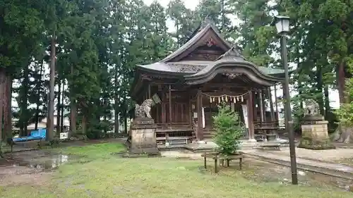 魚沼神社の本殿