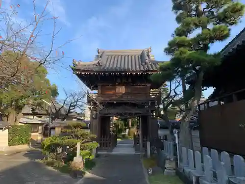 斉年寺の山門・神門