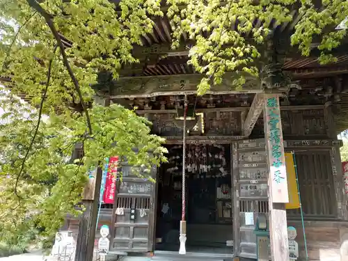 岩之上堂の本殿・本堂