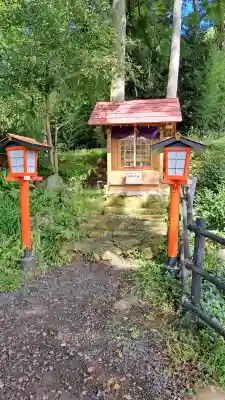 西坂ねこ稲荷神社の{uncategorized: "未分類", other: "その他", undefined: "問題あり", building: "その他建物", grave: "お墓", sacred_gate: "鳥居", guardian: "狛犬", statue: "像", buddha: "仏像", history: "歴史", nature: "自然", garden: "庭園", animal: "動物", pagoda: "塔", temizu: "手水舎", mountain_gate: "山門・神門", sanctuary: "本殿・本堂", subordinate: "末社・摂社", art: "芸術", scenery: "景色", jizo: "地蔵", ema: "絵馬", goshuin: "御朱印", omikuji: "おみくじ", items: "授与品その他", amulet: "お守り", goshuincho: "御朱印帳", eats: "食事", festival: "お祭り", votive_dance: "神楽", shichigosan: "七五三参", wedding: "結婚式", experience: "体験その他", initially: "初詣", around: "周辺", anti_infection: "感染症対策"}