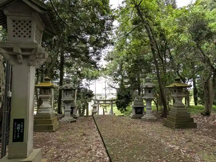 石部神社の{uncategorized: "未分類", other: "その他", undefined: "問題あり", building: "その他建物", grave: "お墓", sacred_gate: "鳥居", guardian: "狛犬", statue: "像", buddha: "仏像", history: "歴史", nature: "自然", garden: "庭園", animal: "動物", pagoda: "塔", temizu: "手水舎", mountain_gate: "山門・神門", sanctuary: "本殿・本堂", subordinate: "末社・摂社", art: "芸術", scenery: "景色", jizo: "地蔵", ema: "絵馬", goshuin: "御朱印", omikuji: "おみくじ", items: "授与品その他", amulet: "お守り", goshuincho: "御朱印帳", eats: "食事", festival: "お祭り", votive_dance: "神楽", shichigosan: "七五三参", wedding: "結婚式", experience: "体験その他", initially: "初詣", around: "周辺", anti_infection: "感染症対策"}