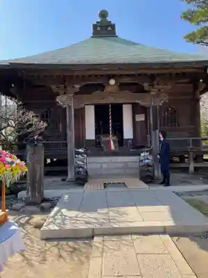 極楽寺（霊鷲山感應院極楽律寺）の本殿・本堂