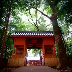 栗村神社の山門