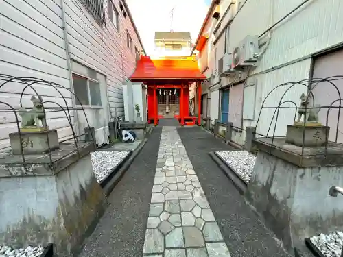 伏見大漁稲荷神社の{uncategorized: "未分類", other: "その他", undefined: "問題あり", building: "その他建物", grave: "お墓", sacred_gate: "鳥居", guardian: "狛犬", statue: "像", buddha: "仏像", history: "歴史", nature: "自然", garden: "庭園", animal: "動物", pagoda: "塔", temizu: "手水舎", mountain_gate: "山門・神門", sanctuary: "本殿・本堂", subordinate: "末社・摂社", art: "芸術", scenery: "景色", jizo: "地蔵", ema: "絵馬", goshuin: "御朱印", omikuji: "おみくじ", items: "授与品その他", amulet: "お守り", goshuincho: "御朱印帳", eats: "食事", festival: "お祭り", votive_dance: "神楽", shichigosan: "七五三参", wedding: "結婚式", experience: "体験その他", initially: "初詣", around: "周辺", anti_infection: "感染症対策"}