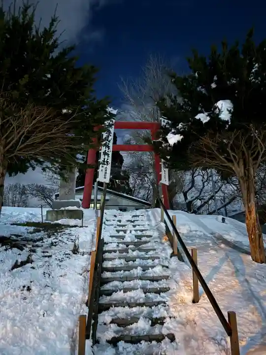 水無山神神社の{uncategorized: "未分類", other: "その他", undefined: "問題あり", building: "その他建物", grave: "お墓", sacred_gate: "鳥居", guardian: "狛犬", statue: "像", buddha: "仏像", history: "歴史", nature: "自然", garden: "庭園", animal: "動物", pagoda: "塔", temizu: "手水舎", mountain_gate: "山門・神門", sanctuary: "本殿・本堂", subordinate: "末社・摂社", art: "芸術", scenery: "景色", jizo: "地蔵", ema: "絵馬", goshuin: "御朱印", omikuji: "おみくじ", items: "授与品その他", amulet: "お守り", goshuincho: "御朱印帳", eats: "食事", festival: "お祭り", votive_dance: "神楽", shichigosan: "七五三参", wedding: "結婚式", experience: "体験その他", initially: "初詣", around: "周辺", anti_infection: "感染症対策"}