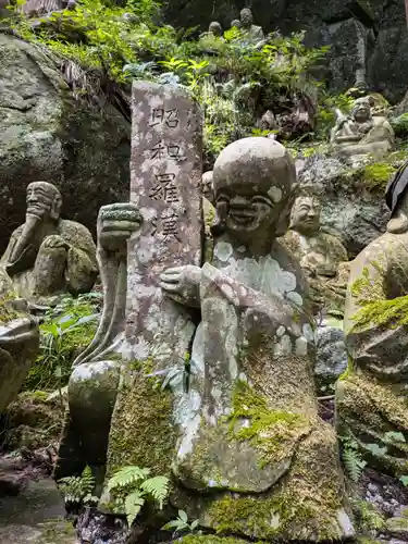 東堂山 満福寺（昭和羅漢）の像