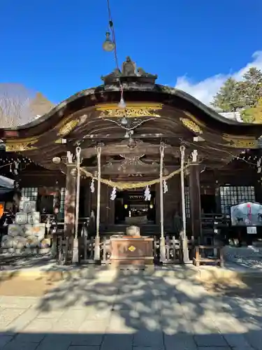 武田神社の本殿・本堂