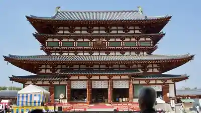 薬師寺の本殿・本堂