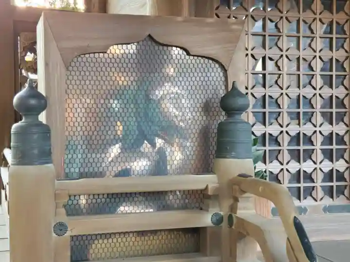 鷹飼八幡神社の狛犬