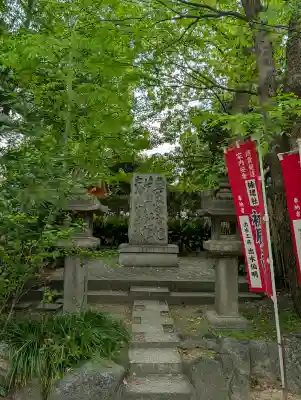 楠珺社（住吉大社末社）の{uncategorized: "未分類", other: "その他", undefined: "問題あり", building: "その他建物", grave: "お墓", sacred_gate: "鳥居", guardian: "狛犬", statue: "像", buddha: "仏像", history: "歴史", nature: "自然", garden: "庭園", animal: "動物", pagoda: "塔", temizu: "手水舎", mountain_gate: "山門・神門", sanctuary: "本殿・本堂", subordinate: "末社・摂社", art: "芸術", scenery: "景色", jizo: "地蔵", ema: "絵馬", goshuin: "御朱印", omikuji: "おみくじ", items: "授与品その他", amulet: "お守り", goshuincho: "御朱印帳", eats: "食事", festival: "お祭り", votive_dance: "神楽", shichigosan: "七五三参", wedding: "結婚式", experience: "体験その他", initially: "初詣", around: "周辺", anti_infection: "感染症対策"}