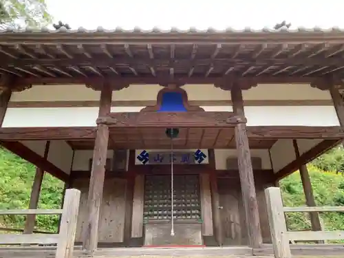 間暗寺の本殿・本堂