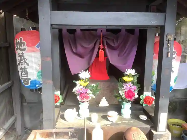 宮西地蔵尊(延命地蔵・ぽっくり地蔵)の本殿・本堂