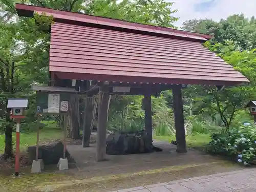 永山神社の手水舎