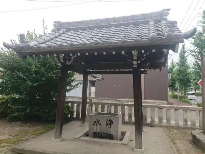 稲荷神社の手水舎