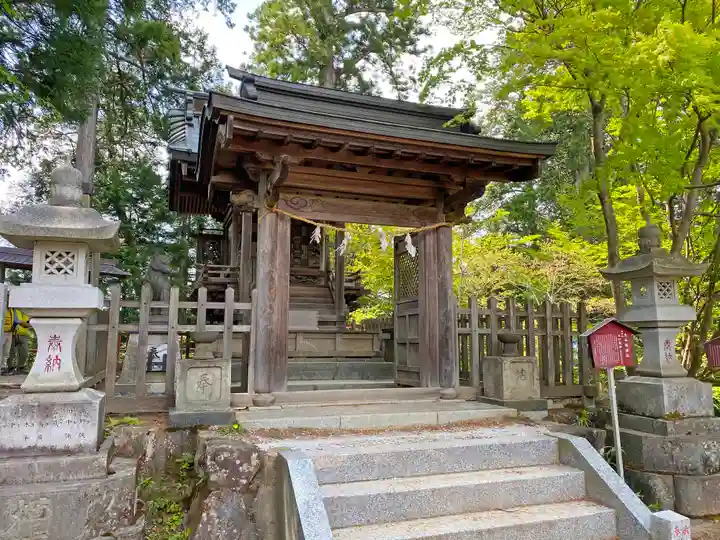 武蔵御嶽神社の末社・摂社
