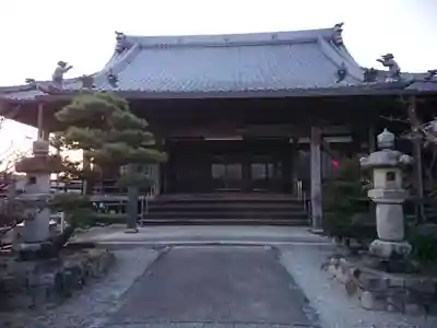 願成寺の本殿・本堂