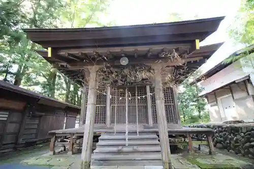 松谷神社の本殿