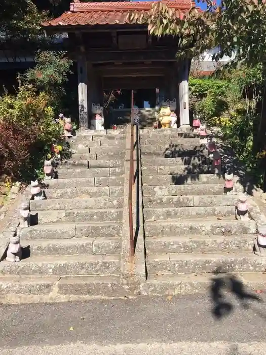 雲林寺の山門