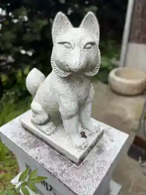 明神池稲荷神社の{uncategorized: "未分類", other: "その他", undefined: "問題あり", building: "その他建物", grave: "お墓", sacred_gate: "鳥居", guardian: "狛犬", statue: "像", buddha: "仏像", history: "歴史", nature: "自然", garden: "庭園", animal: "動物", pagoda: "塔", temizu: "手水舎", mountain_gate: "山門・神門", sanctuary: "本殿・本堂", subordinate: "末社・摂社", art: "芸術", scenery: "景色", jizo: "地蔵", ema: "絵馬", goshuin: "御朱印", omikuji: "おみくじ", items: "授与品その他", amulet: "お守り", goshuincho: "御朱印帳", eats: "食事", festival: "お祭り", votive_dance: "神楽", shichigosan: "七五三参", wedding: "結婚式", experience: "体験その他", initially: "初詣", around: "周辺", anti_infection: "感染症対策"}