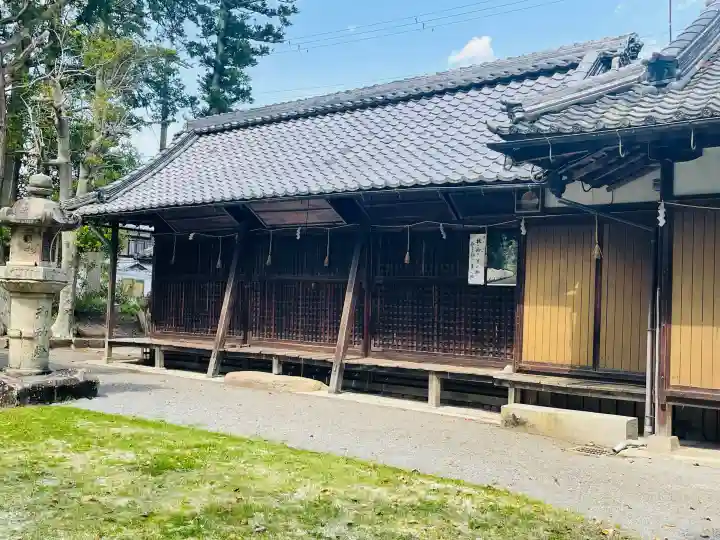 比都佐神社の{uncategorized: "未分類", other: "その他", undefined: "問題あり", building: "その他建物", grave: "お墓", sacred_gate: "鳥居", guardian: "狛犬", statue: "像", buddha: "仏像", history: "歴史", nature: "自然", garden: "庭園", animal: "動物", pagoda: "塔", temizu: "手水舎", mountain_gate: "山門・神門", sanctuary: "本殿・本堂", subordinate: "末社・摂社", art: "芸術", scenery: "景色", jizo: "地蔵", ema: "絵馬", goshuin: "御朱印", omikuji: "おみくじ", items: "授与品その他", amulet: "お守り", goshuincho: "御朱印帳", eats: "食事", festival: "お祭り", votive_dance: "神楽", shichigosan: "七五三参", wedding: "結婚式", experience: "体験その他", initially: "初詣", around: "周辺", anti_infection: "感染症対策"}