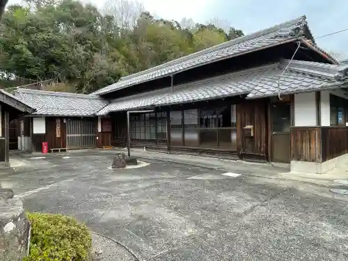 安楽寺の{uncategorized: "未分類", other: "その他", undefined: "問題あり", building: "その他建物", grave: "お墓", sacred_gate: "鳥居", guardian: "狛犬", statue: "像", buddha: "仏像", history: "歴史", nature: "自然", garden: "庭園", animal: "動物", pagoda: "塔", temizu: "手水舎", mountain_gate: "山門・神門", sanctuary: "本殿・本堂", subordinate: "末社・摂社", art: "芸術", scenery: "景色", jizo: "地蔵", ema: "絵馬", goshuin: "御朱印", omikuji: "おみくじ", items: "授与品その他", amulet: "お守り", goshuincho: "御朱印帳", eats: "食事", festival: "お祭り", votive_dance: "神楽", shichigosan: "七五三参", wedding: "結婚式", experience: "体験その他", initially: "初詣", around: "周辺", anti_infection: "感染症対策"}