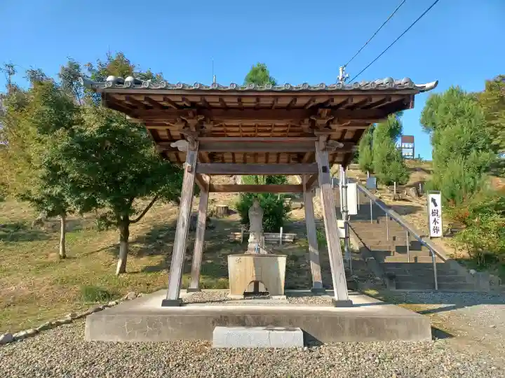 妙昌寺の{uncategorized: "未分類", other: "その他", undefined: "問題あり", building: "その他建物", grave: "お墓", sacred_gate: "鳥居", guardian: "狛犬", statue: "像", buddha: "仏像", history: "歴史", nature: "自然", garden: "庭園", animal: "動物", pagoda: "塔", temizu: "手水舎", mountain_gate: "山門・神門", sanctuary: "本殿・本堂", subordinate: "末社・摂社", art: "芸術", scenery: "景色", jizo: "地蔵", ema: "絵馬", goshuin: "御朱印", omikuji: "おみくじ", items: "授与品その他", amulet: "お守り", goshuincho: "御朱印帳", eats: "食事", festival: "お祭り", votive_dance: "神楽", shichigosan: "七五三参", wedding: "結婚式", experience: "体験その他", initially: "初詣", around: "周辺", anti_infection: "感染症対策"}