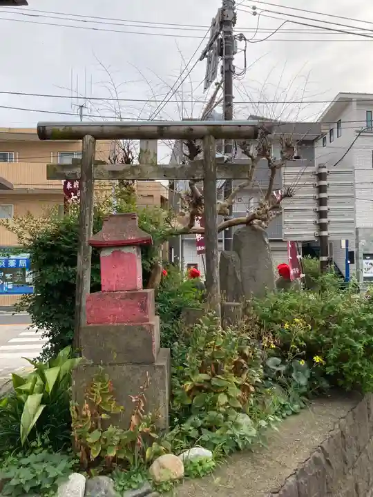 六地蔵の本殿・本堂