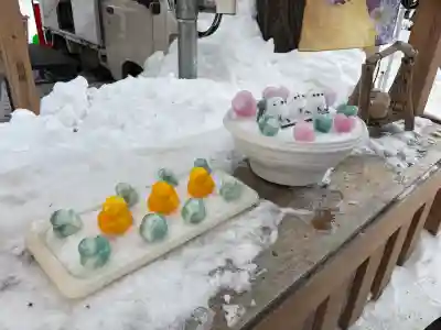 札幌諏訪神社の像