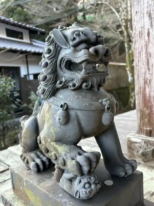 小蔵寺 白糸滝観音の{uncategorized: "未分類", other: "その他", undefined: "問題あり", building: "その他建物", grave: "お墓", sacred_gate: "鳥居", guardian: "狛犬", statue: "像", buddha: "仏像", history: "歴史", nature: "自然", garden: "庭園", animal: "動物", pagoda: "塔", temizu: "手水舎", mountain_gate: "山門・神門", sanctuary: "本殿・本堂", subordinate: "末社・摂社", art: "芸術", scenery: "景色", jizo: "地蔵", ema: "絵馬", goshuin: "御朱印", omikuji: "おみくじ", items: "授与品その他", amulet: "お守り", goshuincho: "御朱印帳", eats: "食事", festival: "お祭り", votive_dance: "神楽", shichigosan: "七五三参", wedding: "結婚式", experience: "体験その他", initially: "初詣", around: "周辺", anti_infection: "感染症対策"}