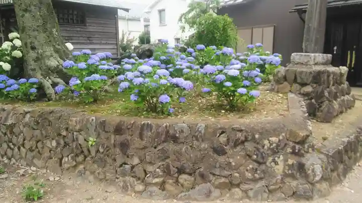 日吉八王子神社の庭園