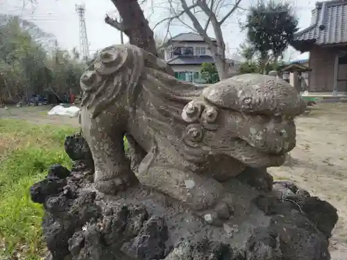 水神社の狛犬