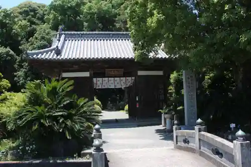 大興寺の山門