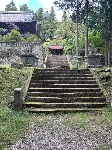 新海三社神社の建物その他