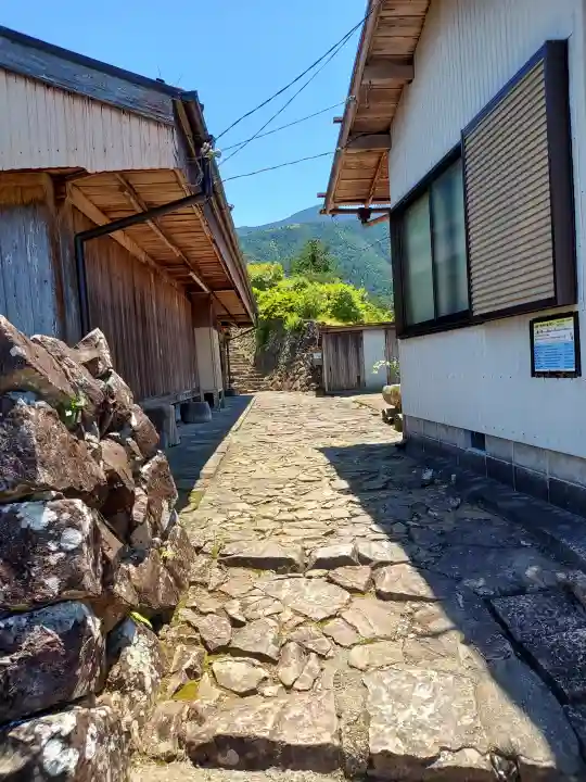 玉置神社の{uncategorized: "未分類", other: "その他", undefined: "問題あり", building: "その他建物", grave: "お墓", sacred_gate: "鳥居", guardian: "狛犬", statue: "像", buddha: "仏像", history: "歴史", nature: "自然", garden: "庭園", animal: "動物", pagoda: "塔", temizu: "手水舎", mountain_gate: "山門・神門", sanctuary: "本殿・本堂", subordinate: "末社・摂社", art: "芸術", scenery: "景色", jizo: "地蔵", ema: "絵馬", goshuin: "御朱印", omikuji: "おみくじ", items: "授与品その他", amulet: "お守り", goshuincho: "御朱印帳", eats: "食事", festival: "お祭り", votive_dance: "神楽", shichigosan: "七五三参", wedding: "結婚式", experience: "体験その他", initially: "初詣", around: "周辺", anti_infection: "感染症対策"}