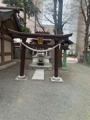 三吉神社の{uncategorized: "未分類", other: "その他", undefined: "問題あり", building: "その他建物", grave: "お墓", sacred_gate: "鳥居", guardian: "狛犬", statue: "像", buddha: "仏像", history: "歴史", nature: "自然", garden: "庭園", animal: "動物", pagoda: "塔", temizu: "手水舎", mountain_gate: "山門・神門", sanctuary: "本殿・本堂", subordinate: "末社・摂社", art: "芸術", scenery: "景色", jizo: "地蔵", ema: "絵馬", goshuin: "御朱印", omikuji: "おみくじ", items: "授与品その他", amulet: "お守り", goshuincho: "御朱印帳", eats: "食事", festival: "お祭り", votive_dance: "神楽", shichigosan: "七五三参", wedding: "結婚式", experience: "体験その他", initially: "初詣", around: "周辺", anti_infection: "感染症対策"}