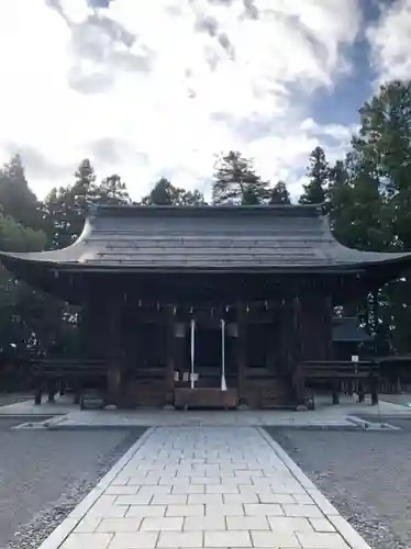 上杉神社の本殿・本堂